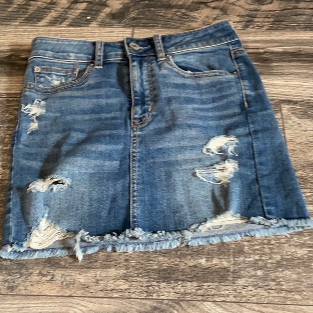 American eagle jean skirt. Never worn!